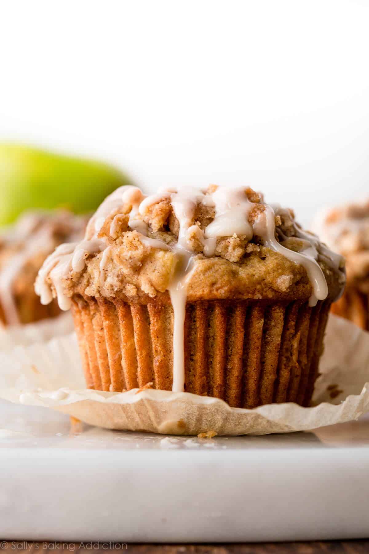 Bake the Best Moist Apple Cinnamon Muffins for a Cozy Treat